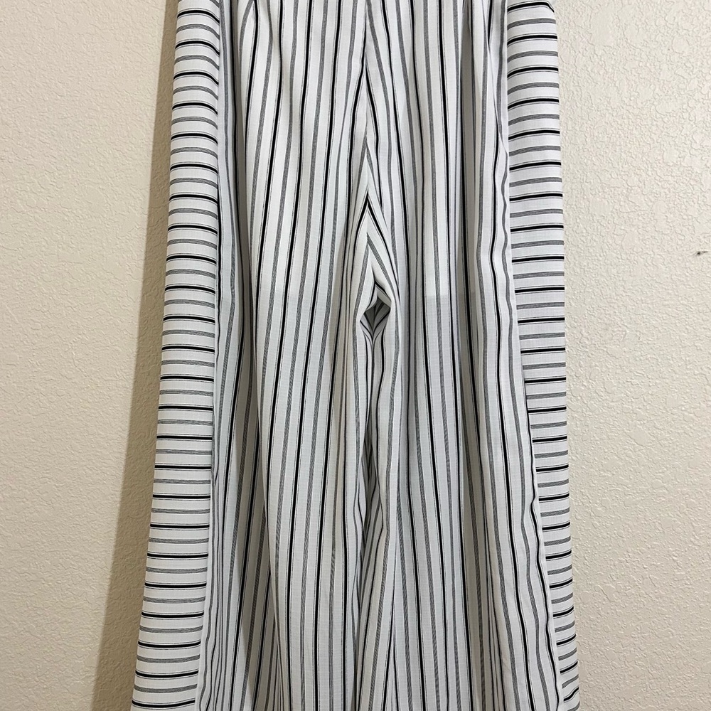 Doe & Rae Wide Leg Cropped Striped Pants Size M - Picture 3 of 8